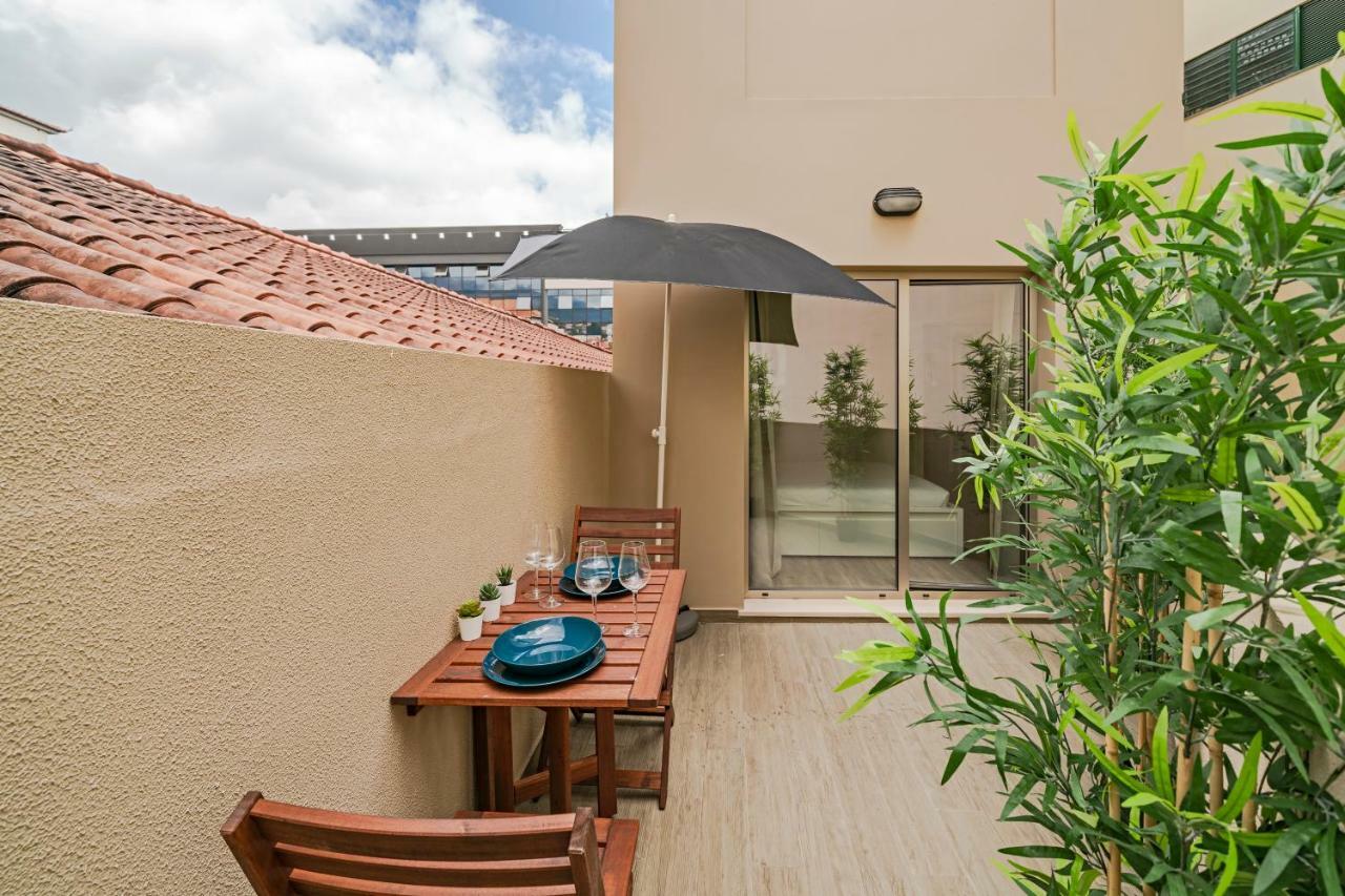 Drapes Design Apartments By An Island Apart Funchal  Zewnętrze zdjęcie